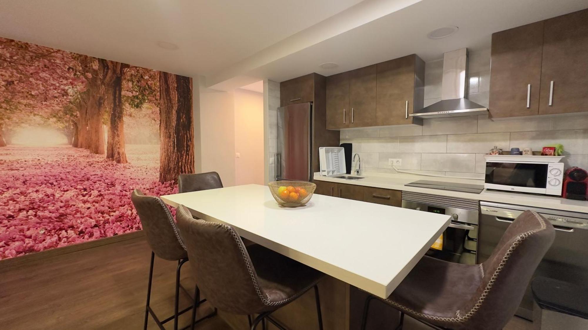 Luxury New Apartment City Centre & Beach, Аликанте Экстерьер фото